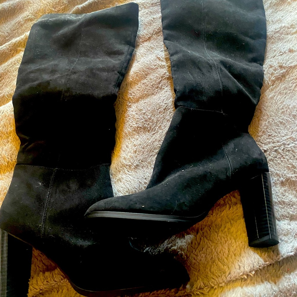 Calf length heeled boots